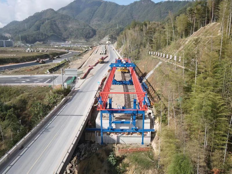 GYLQ200T-40M自平衡過跨架橋機